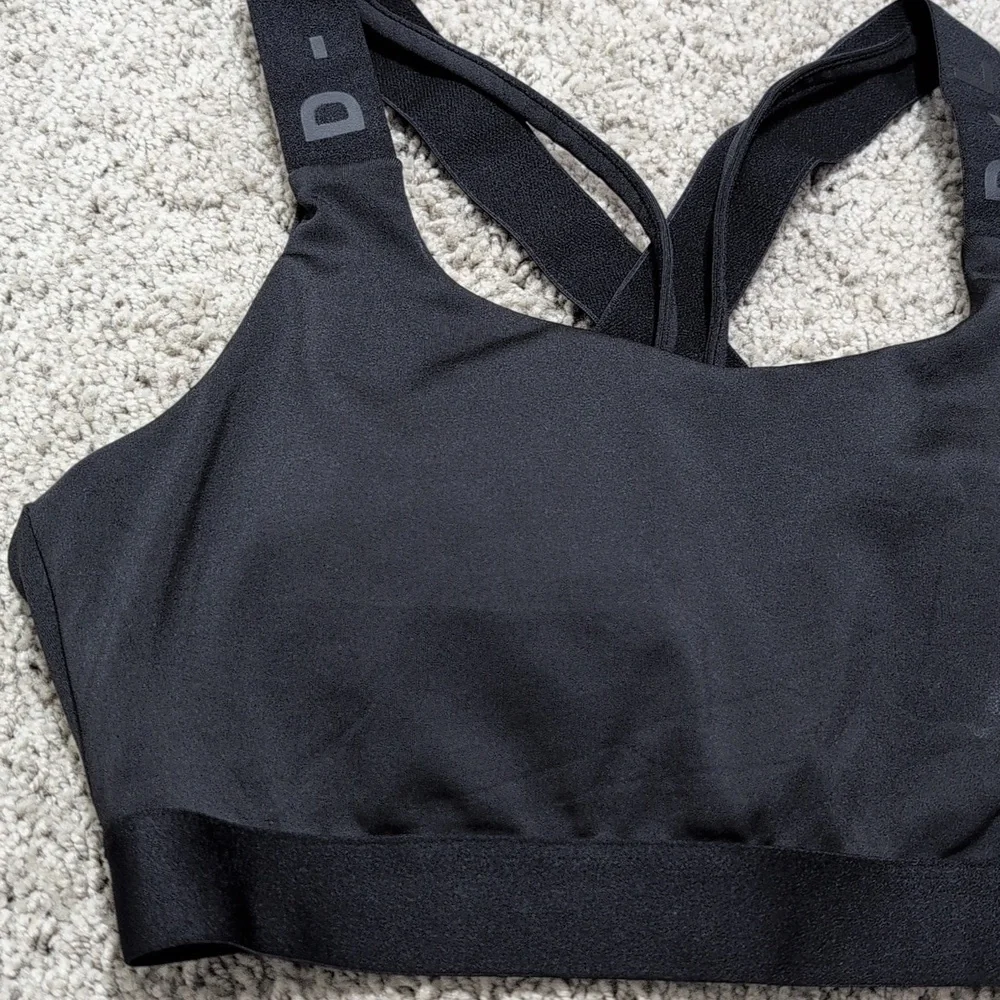 DECJUBA Black‎ Sports Bra Deluxe Active Designed in Australia size Small
